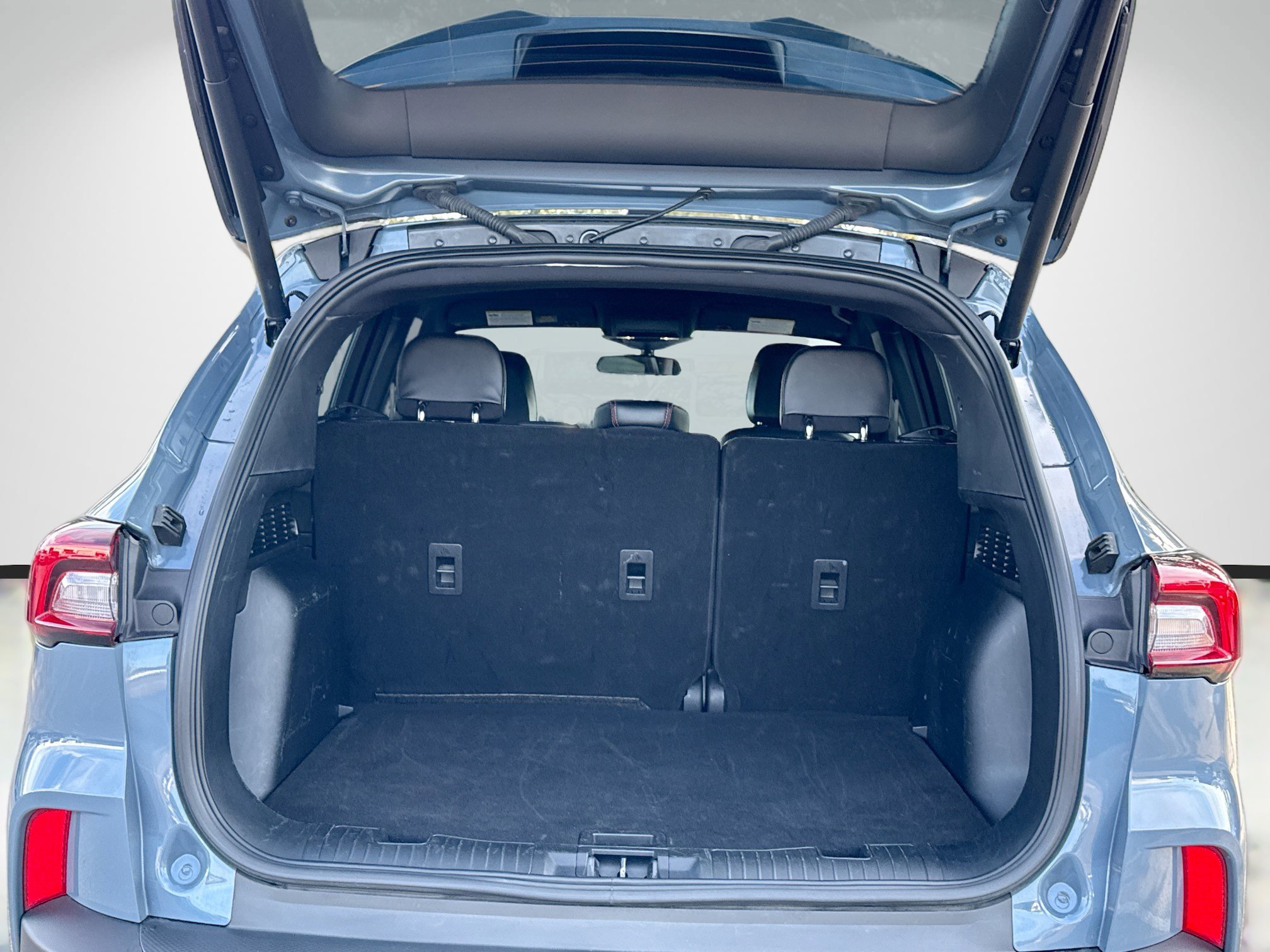 Used 2025 Ford Escape ST-Line Select image 12