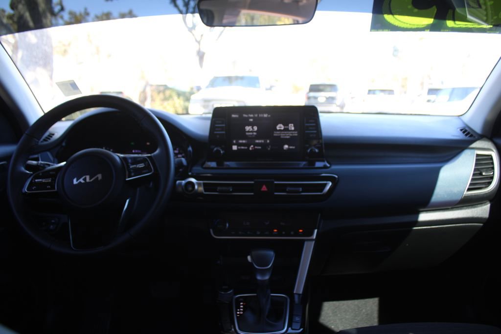 Certified 2023 Kia Seltos S image 23