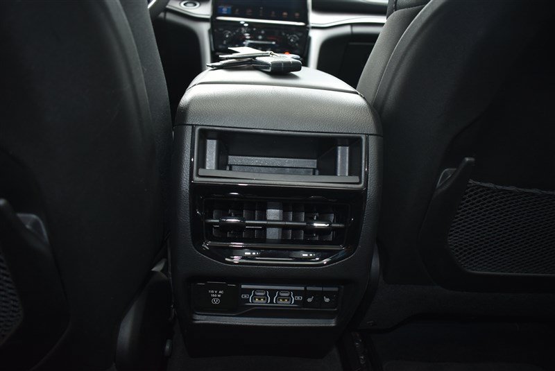 Used 2023 Jeep Grand Cherokee 4WD 4xe image 23