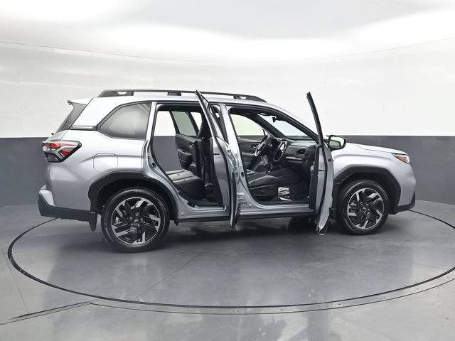 Used 2025 Subaru Forester Limited AWD/4WD image 40