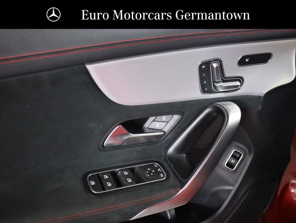 Used 2023 Mercedes-Benz CLA 250 4MATIC image 11