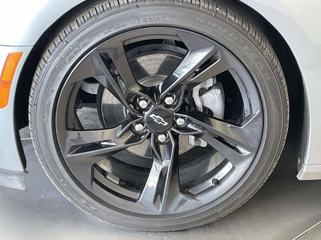 Used 2024 Chevrolet Camaro LT RWD image 11