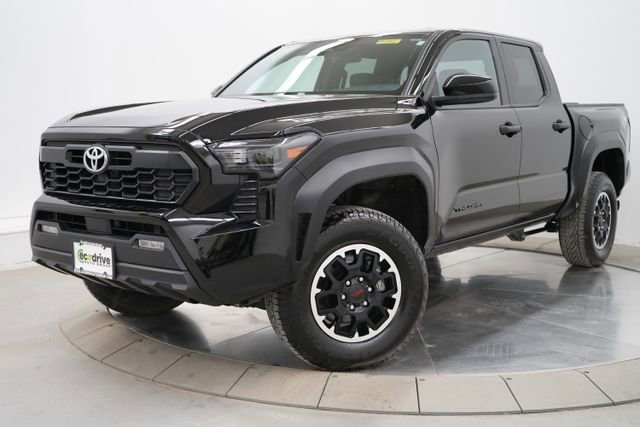 Used 2025 Toyota Tacoma TRD Off-Road image 1