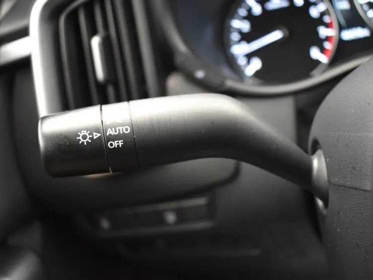 Used 2025 MAZDA CX-50 AWD 2.5 S w/ Premium Package image 26