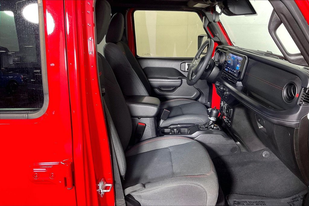 Used 2025 Jeep Wrangler Unlimited Rubicon AWD/4WD image 9