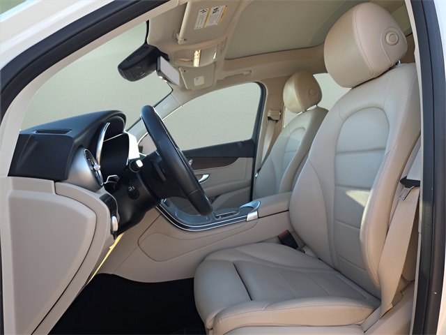 Used 2021 Mercedes-Benz GLC 300 4MATIC image 9