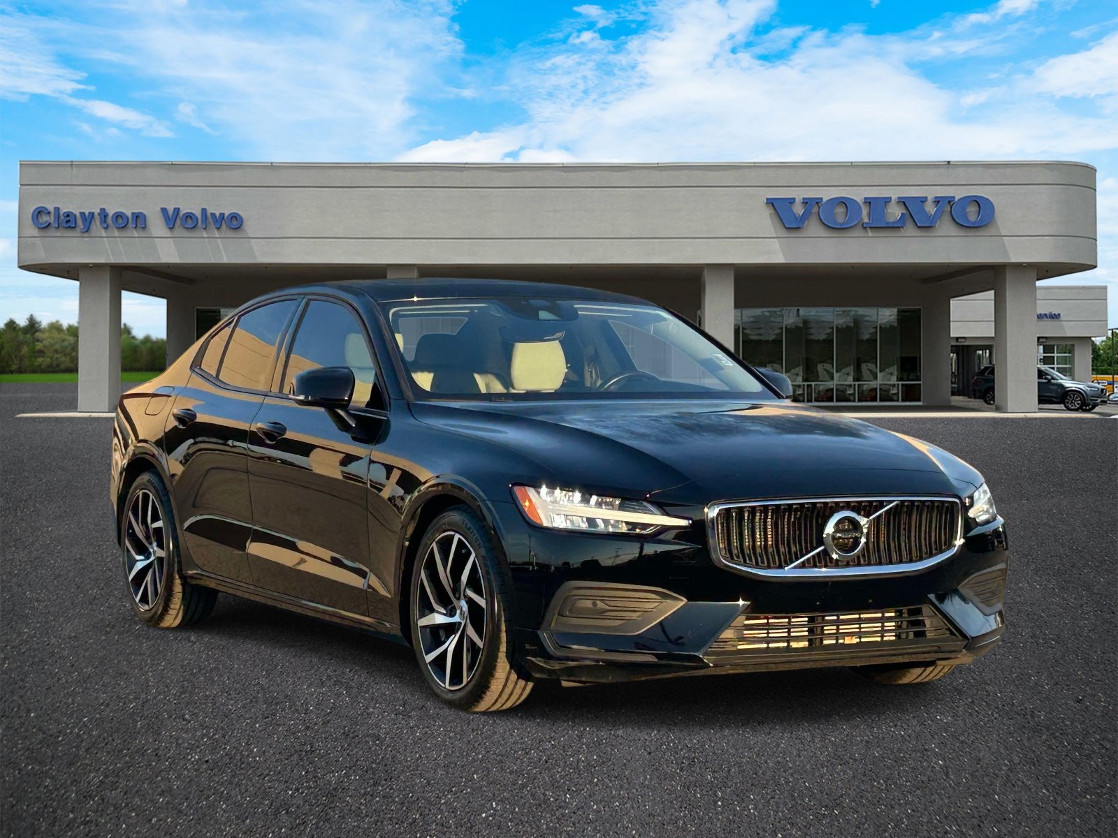 Used 2019 Volvo S60 T6 Momentum AWD/4WD image 1