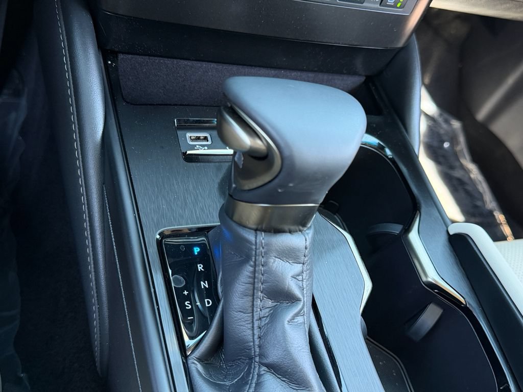 Used 2024 Lexus ES 300h w/ Technology Package FWD image 23