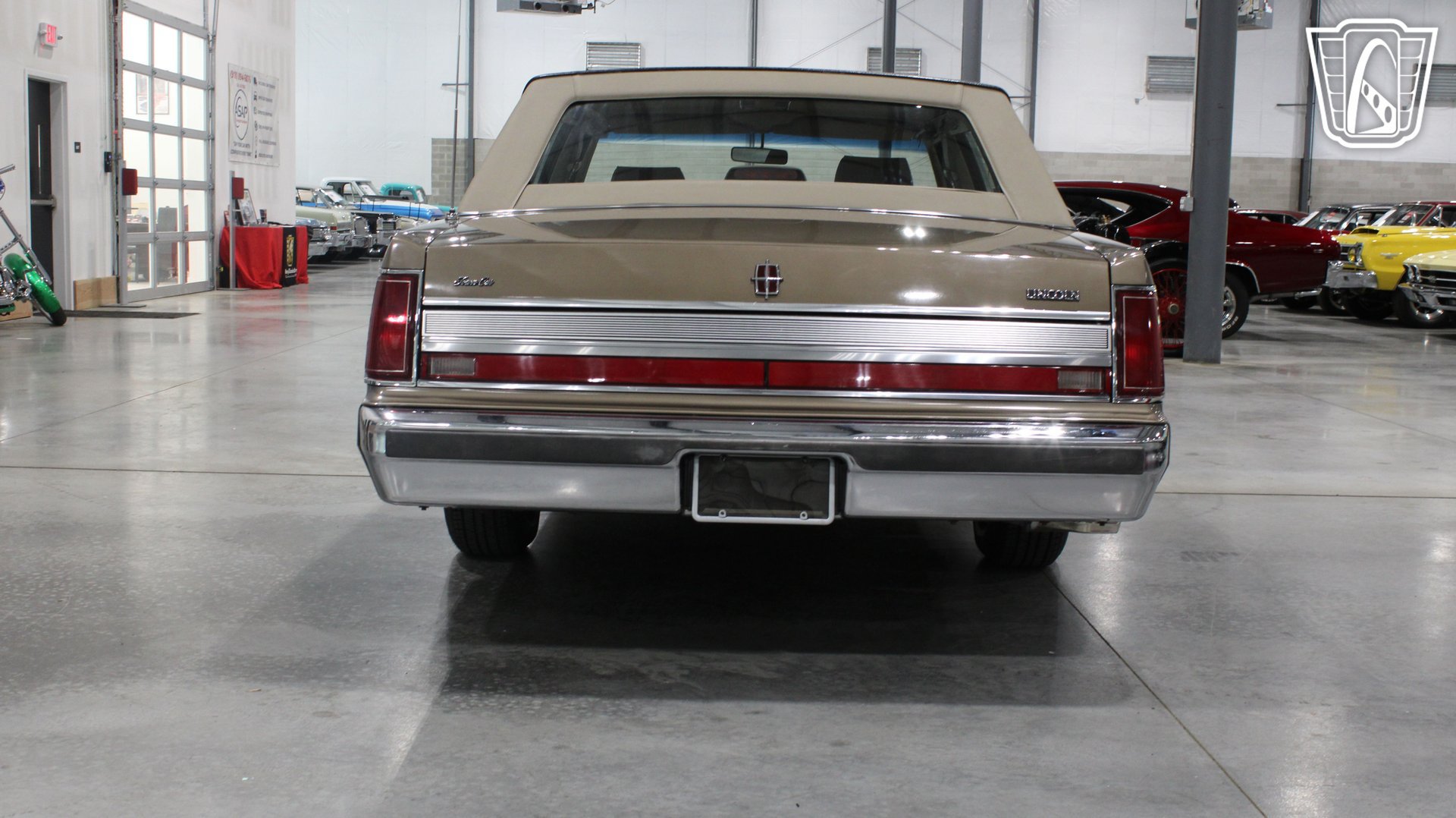 Used 1989 Lincoln Town Car RWD image 23