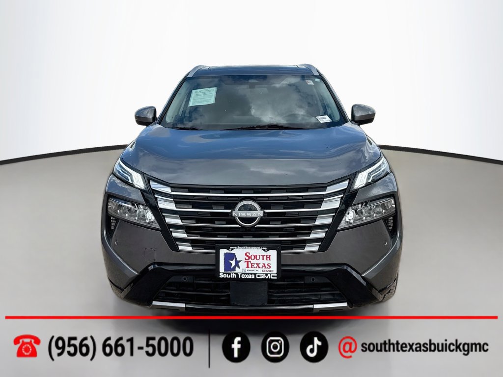 Used 2024 Nissan Rogue Platinum w/ Platinum Premium Package FWD image 2