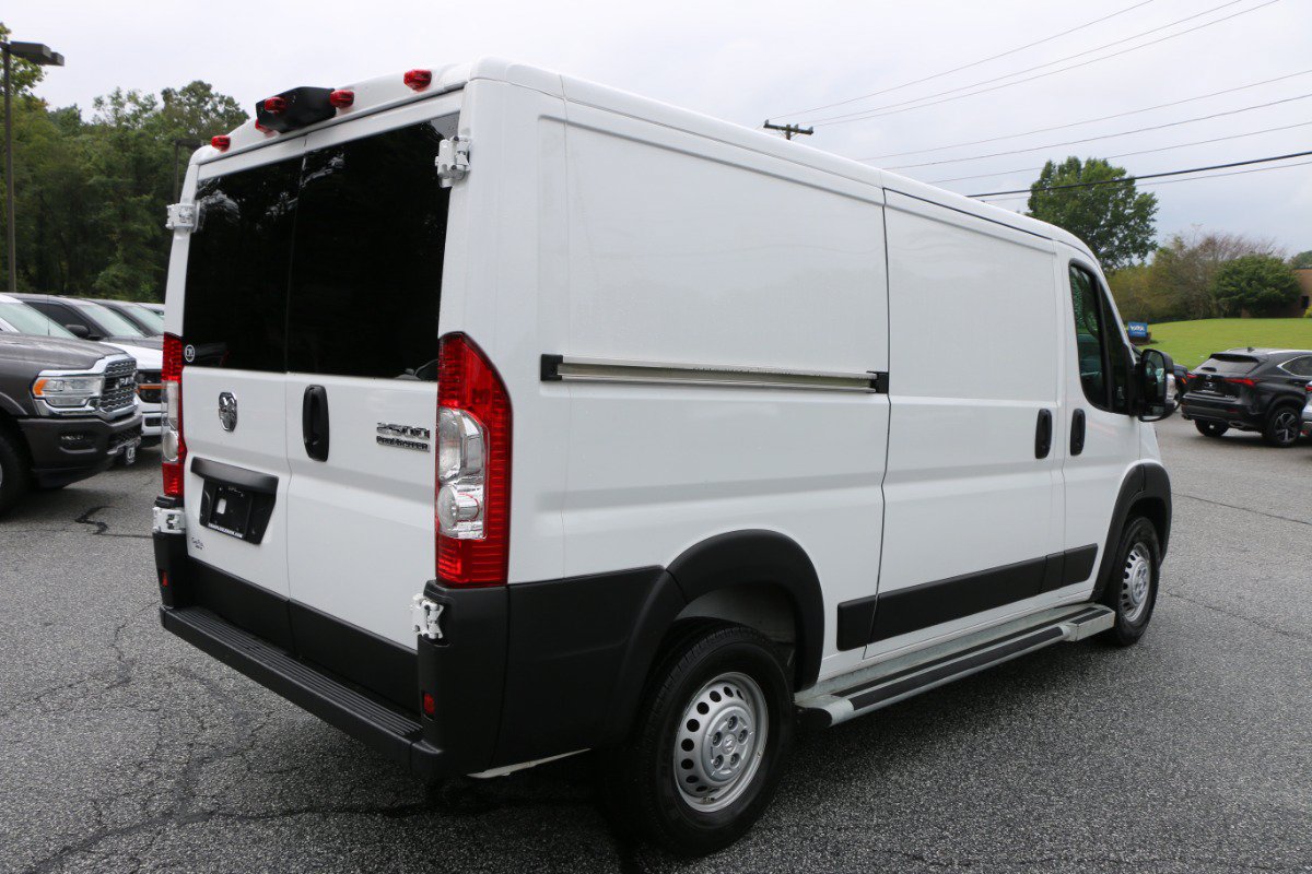 Used 2025 RAM ProMaster 2500 w/ U-Haul Equipment Group FWD image 8