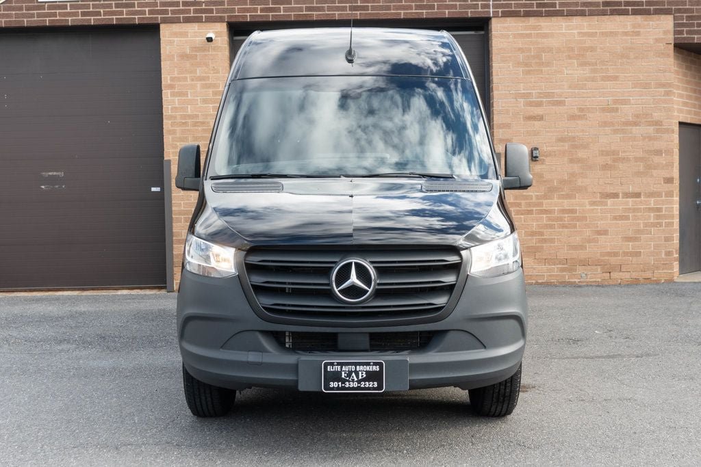Used 2024 Mercedes-Benz Sprinter 2500 image 5