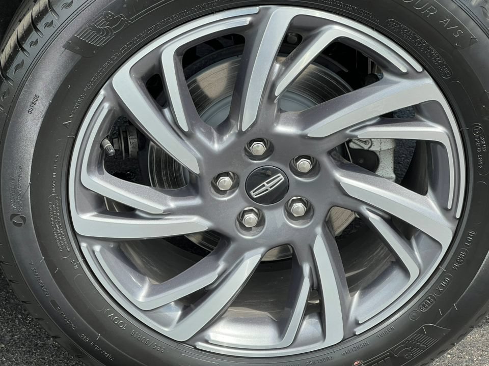 Used 2023 Lincoln Corsair AWD w/ Equipment Group 101A image 7