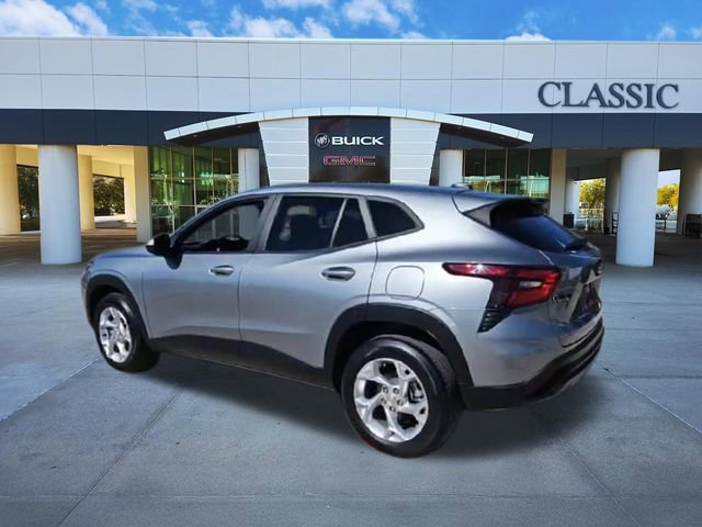 Used 2024 Chevrolet Trax LS w/ LS Convenience Package FWD image 6