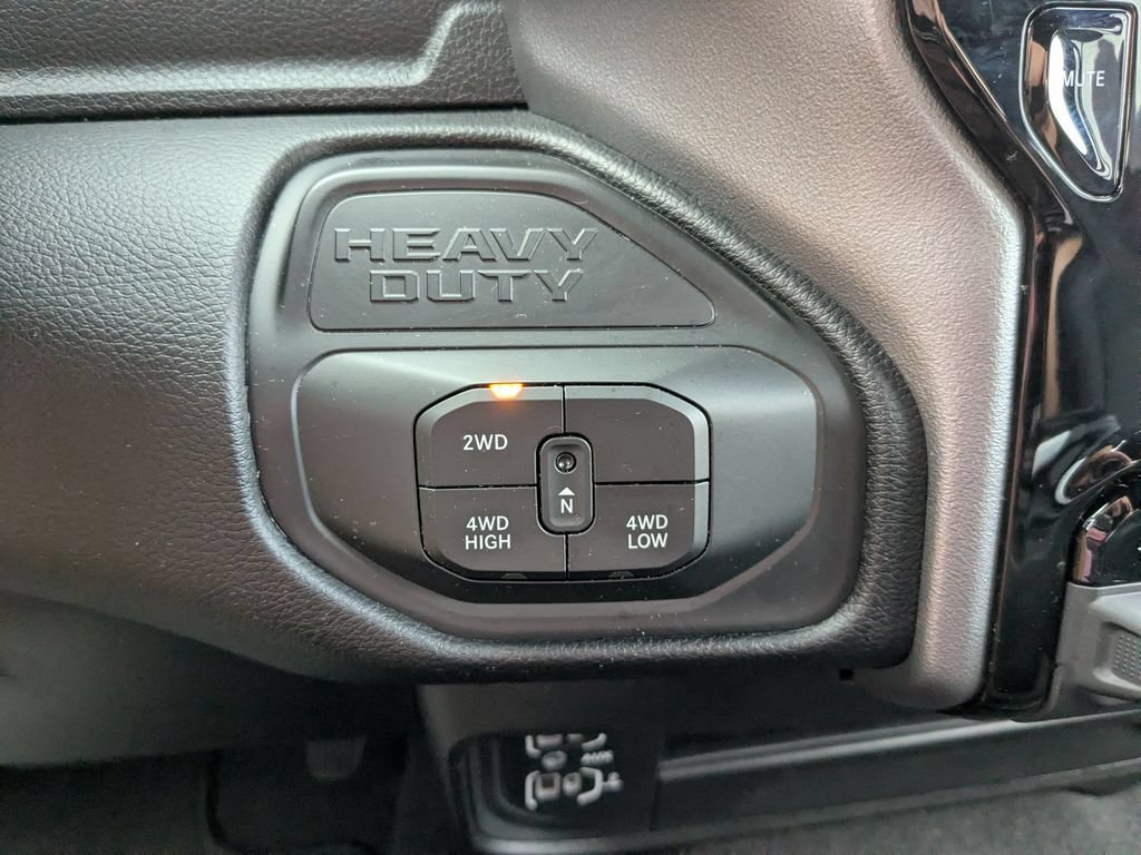 Used 2025 RAM 2500 Big Horn AWD/4WD image 27