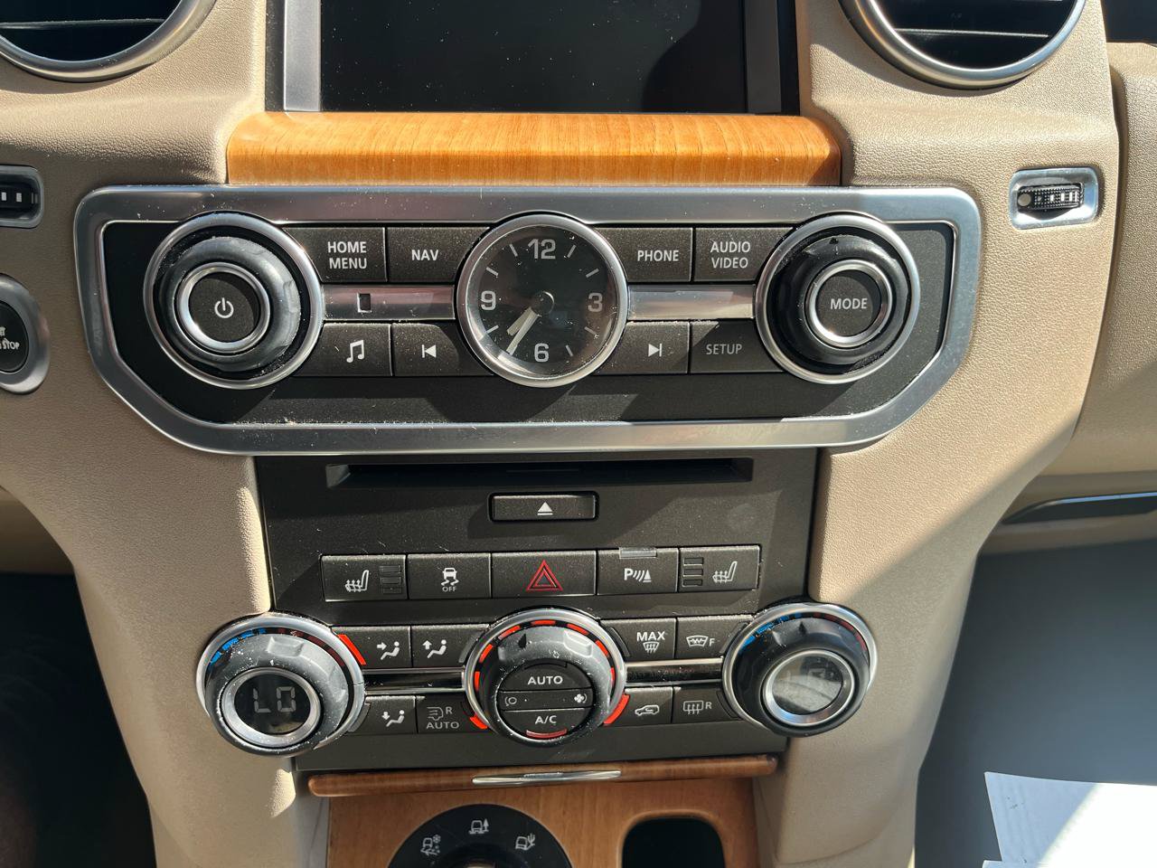 Used 2012 Land Rover LR4 HSE AWD/4WD image 18