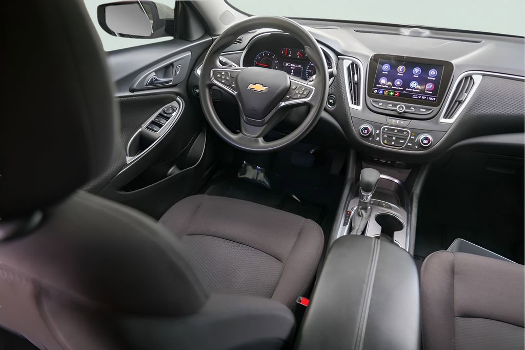 Used 2024 Chevrolet Malibu LT FWD image 29