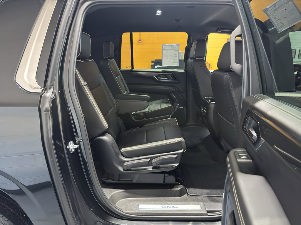 Used 2025 GMC Yukon XL Elevation w/ LPO, Elevation Black Package image 20