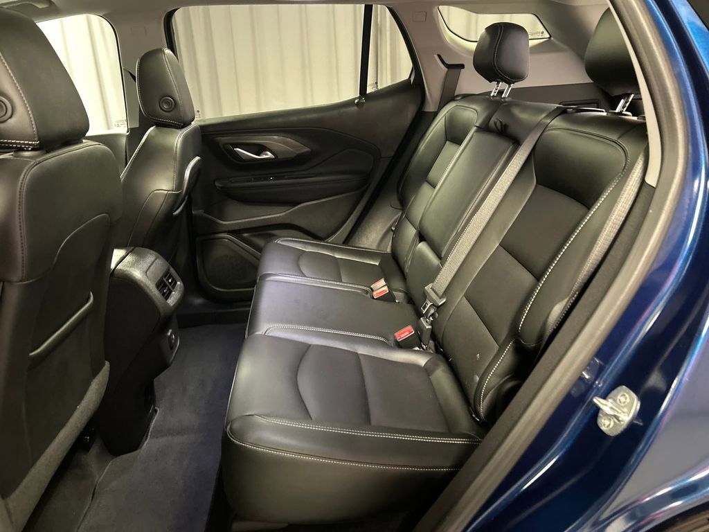 Used 2022 GMC Terrain SLT w/ Elevation Edition image 23