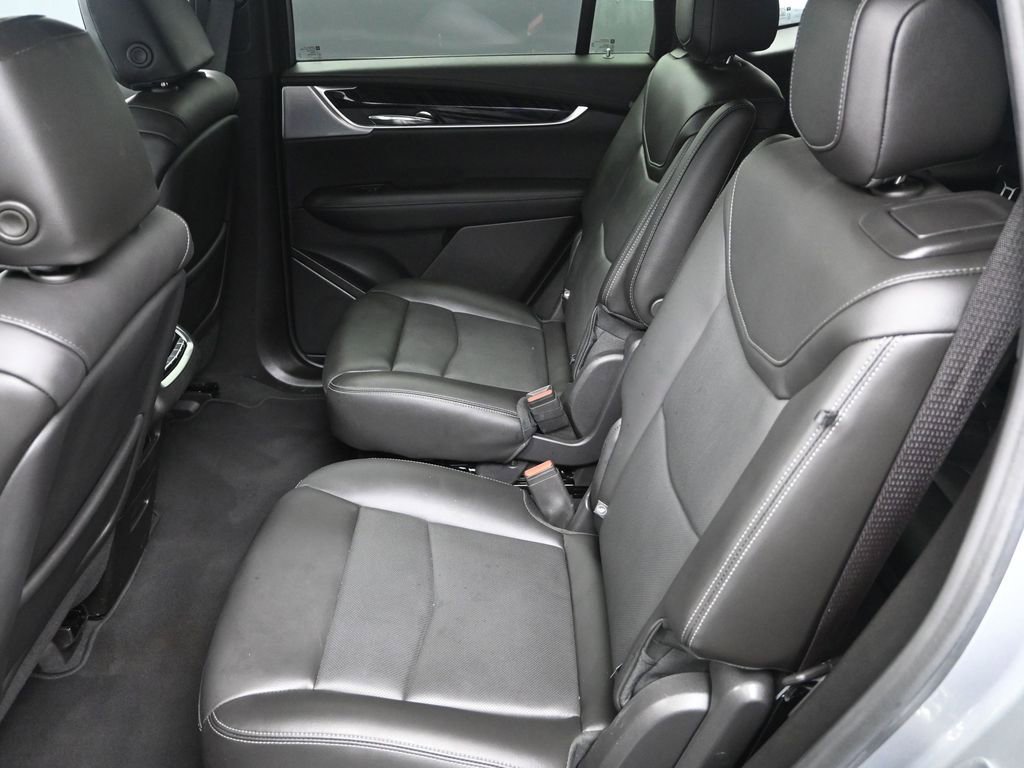 Used 2025 Cadillac XT6 Premium Luxury image 27