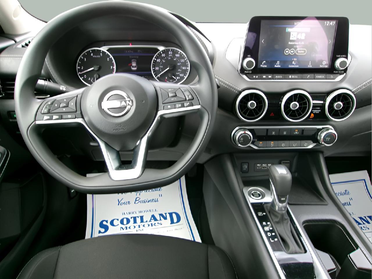 Used 2024 Nissan Sentra SV FWD image 11