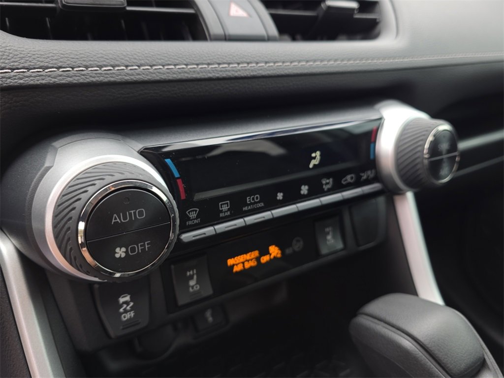 Used 2021 Toyota RAV4 XLE w/ Convenience Package image 25