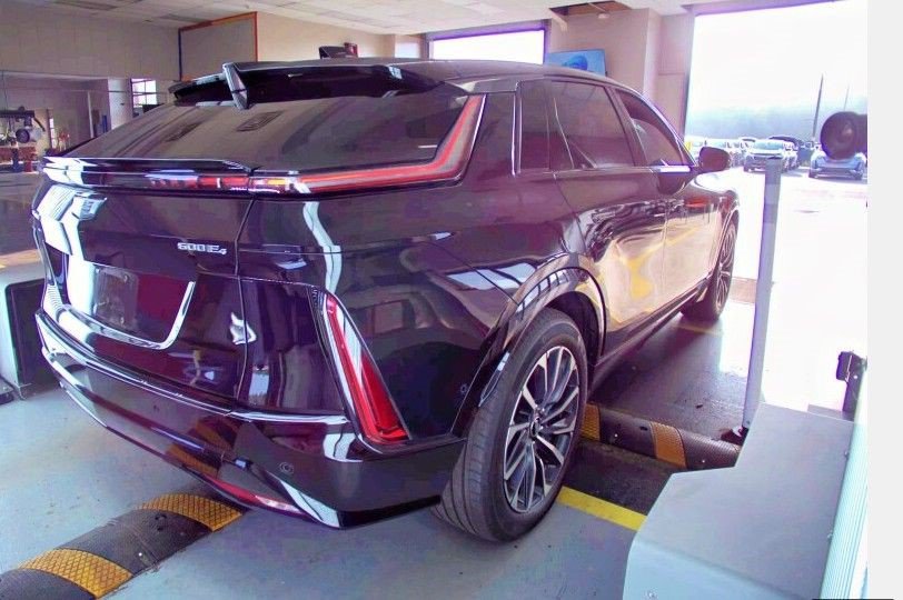 Certified 2024 Cadillac Lyriq Sport AWD/4WD image 3