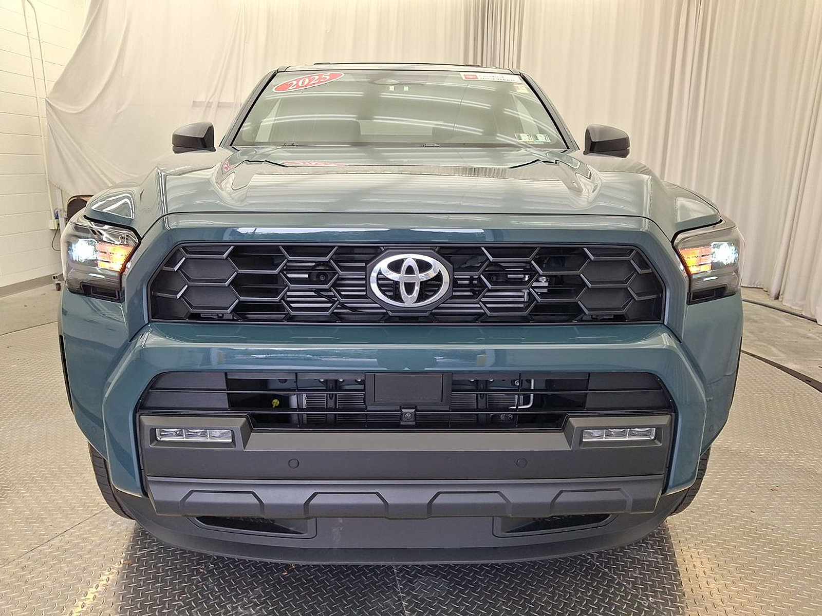 Certified 2025 Toyota 4Runner TRD Off-Road Premium w/ Tow Technology Package AWD/4WD image 33