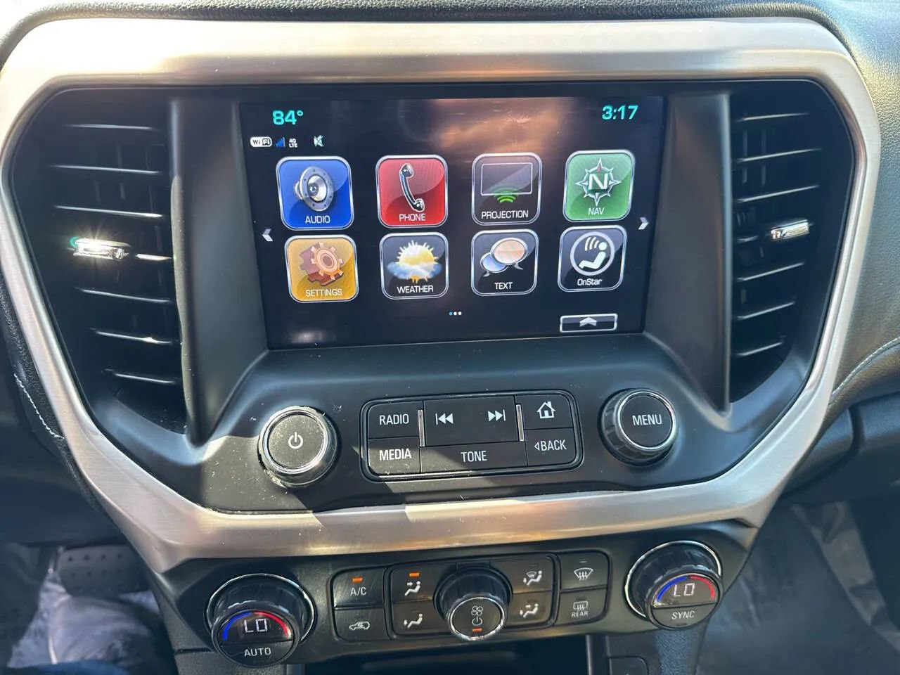Used 2019 GMC Acadia Denali w/ Technology Package AWD/4WD image 16