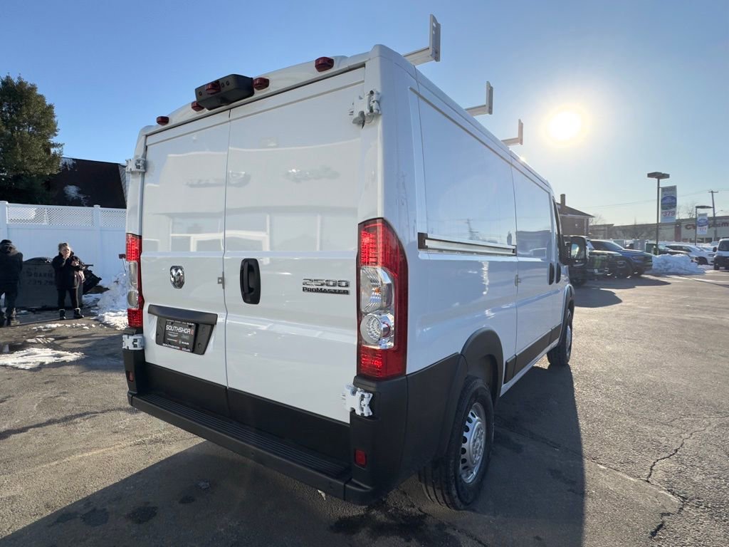 Used 2025 RAM ProMaster 2500 w/ Premium Convenience Group FWD image 8