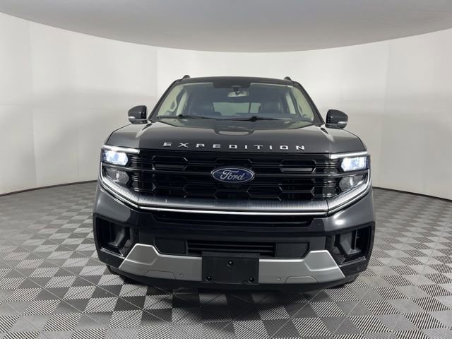 Used 2025 Ford Expedition Platinum image 4