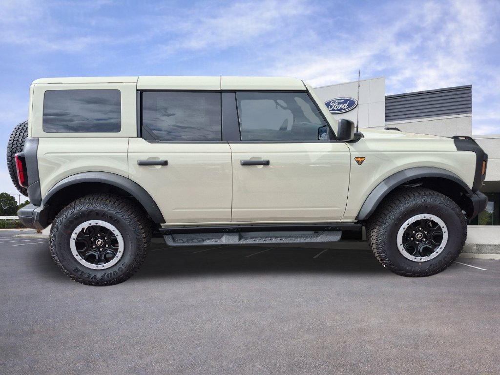 New 2026 Ford Bronco Badlands w/ Sasquatch Package AWD/4WD image 6