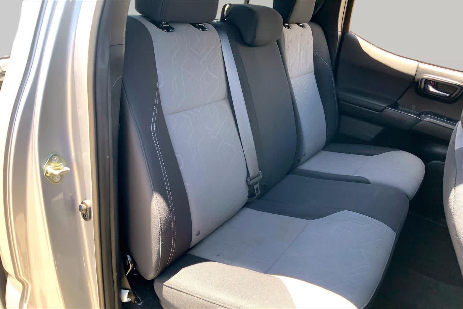 Used 2020 Toyota Tacoma TRD Sport w/ Technology Package AWD/4WD image 19