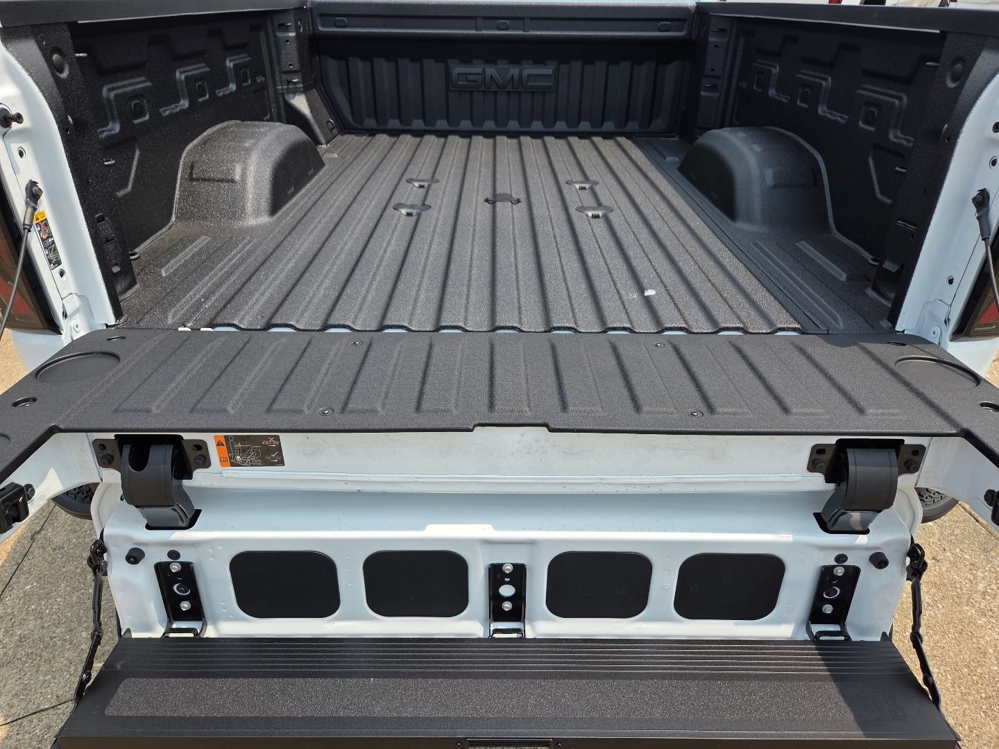 New 2026 GMC Sierra 2500 AT4 AWD/4WD image 23