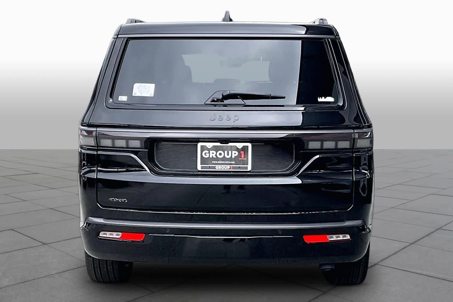New 2026 Jeep Grand Wagoneer Summit AWD/4WD image 4