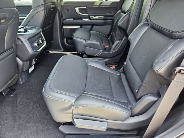 New 2027 Ford Expedition Platinum w/ Stealth Performance Package AWD/4WD image 14