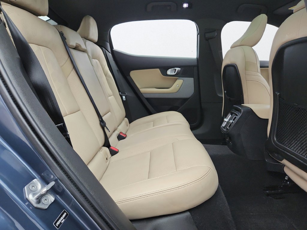 Used 2022 Polestar Polestar 2 w/ Plus Package AWD/4WD image 32