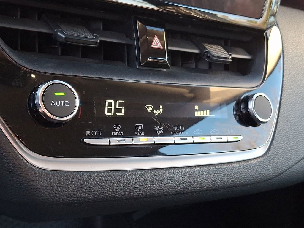 Used 2023 Toyota Corolla LE FWD image 11