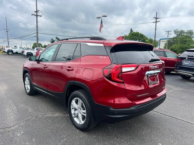 Used 2024 GMC Terrain SLE w/ Driver Convenience Package AWD/4WD image 8