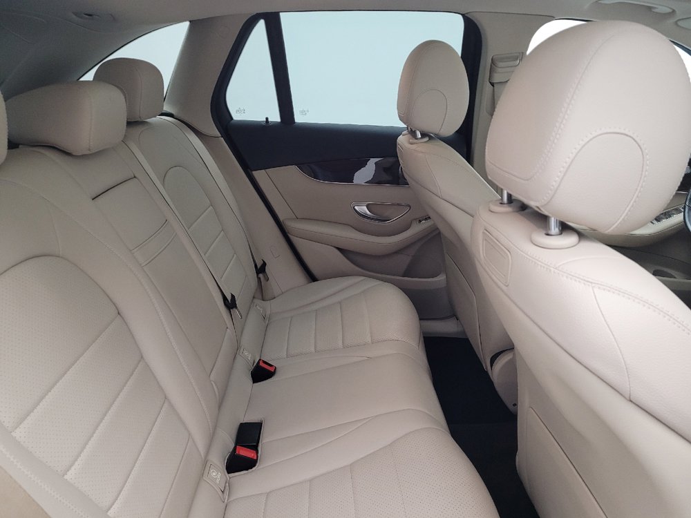 Used 2019 Mercedes-Benz GLC 300 4MATIC w/ Premium Package image 19