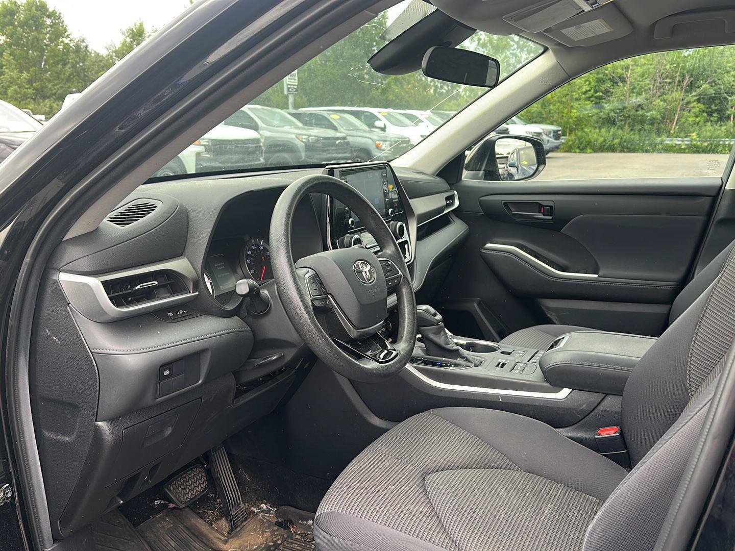 Used 2020 Toyota Highlander L AWD/4WD image 6