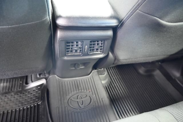 Used 2022 Toyota RAV4 LE AWD/4WD image 27