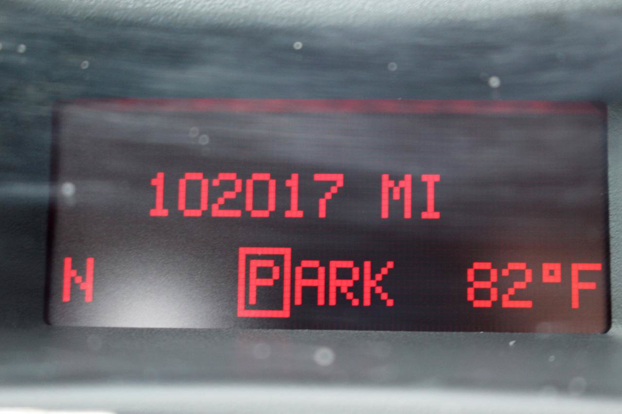 Used 2008 Pontiac Grand Prix w/ Preferred Package FWD image 22