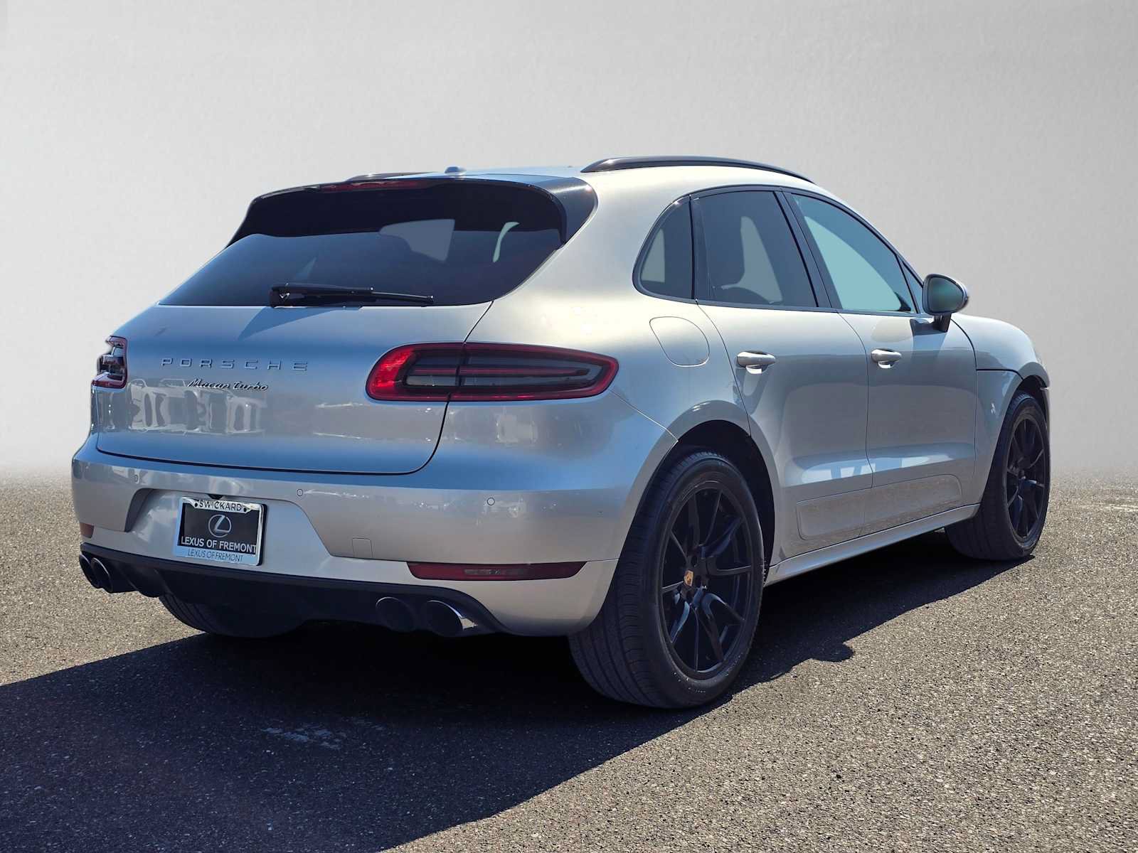 Used 2015 Porsche Macan Turbo AWD/4WD image 3