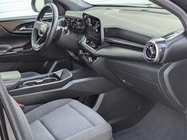 Used 2025 Chevrolet Equinox LT image 32