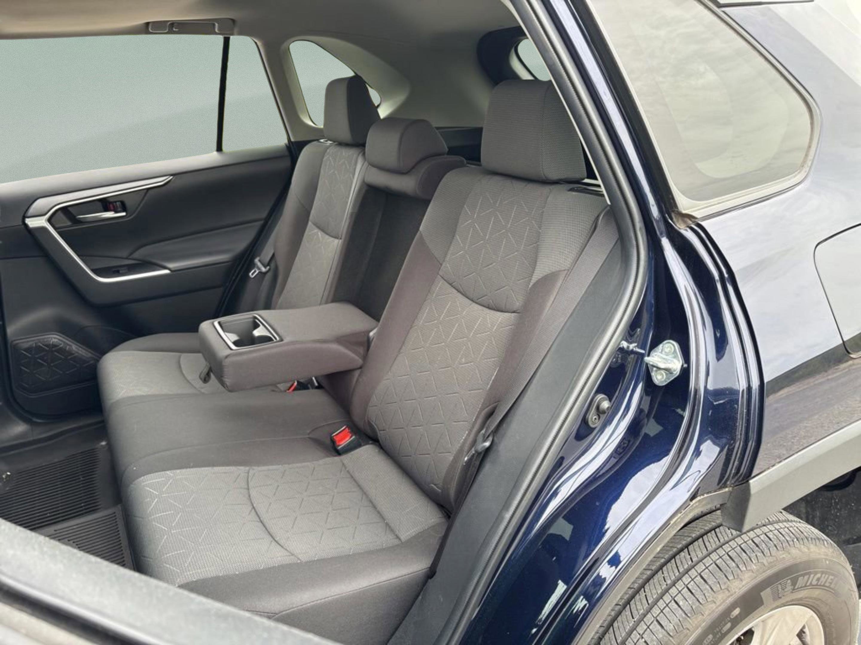 Certified 2022 Toyota RAV4 XLE FWD image 27