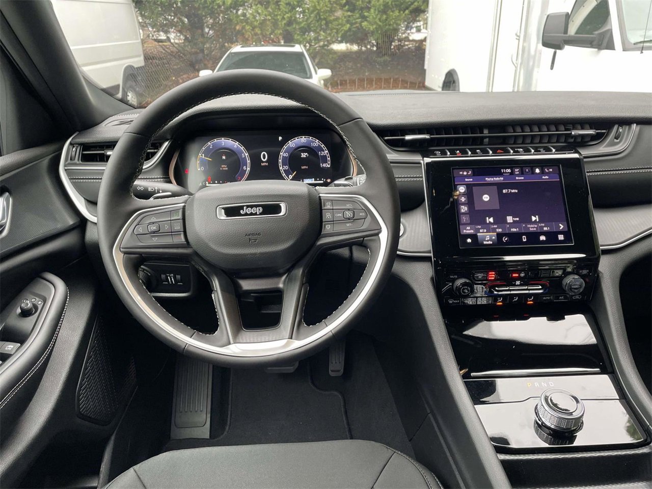 New 2025 Jeep Grand Cherokee Laredo w/ Luxury Tech Group I image 26