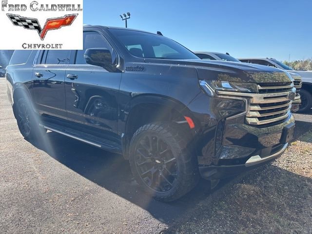 Used 2022 Chevrolet Suburban High Country image 3