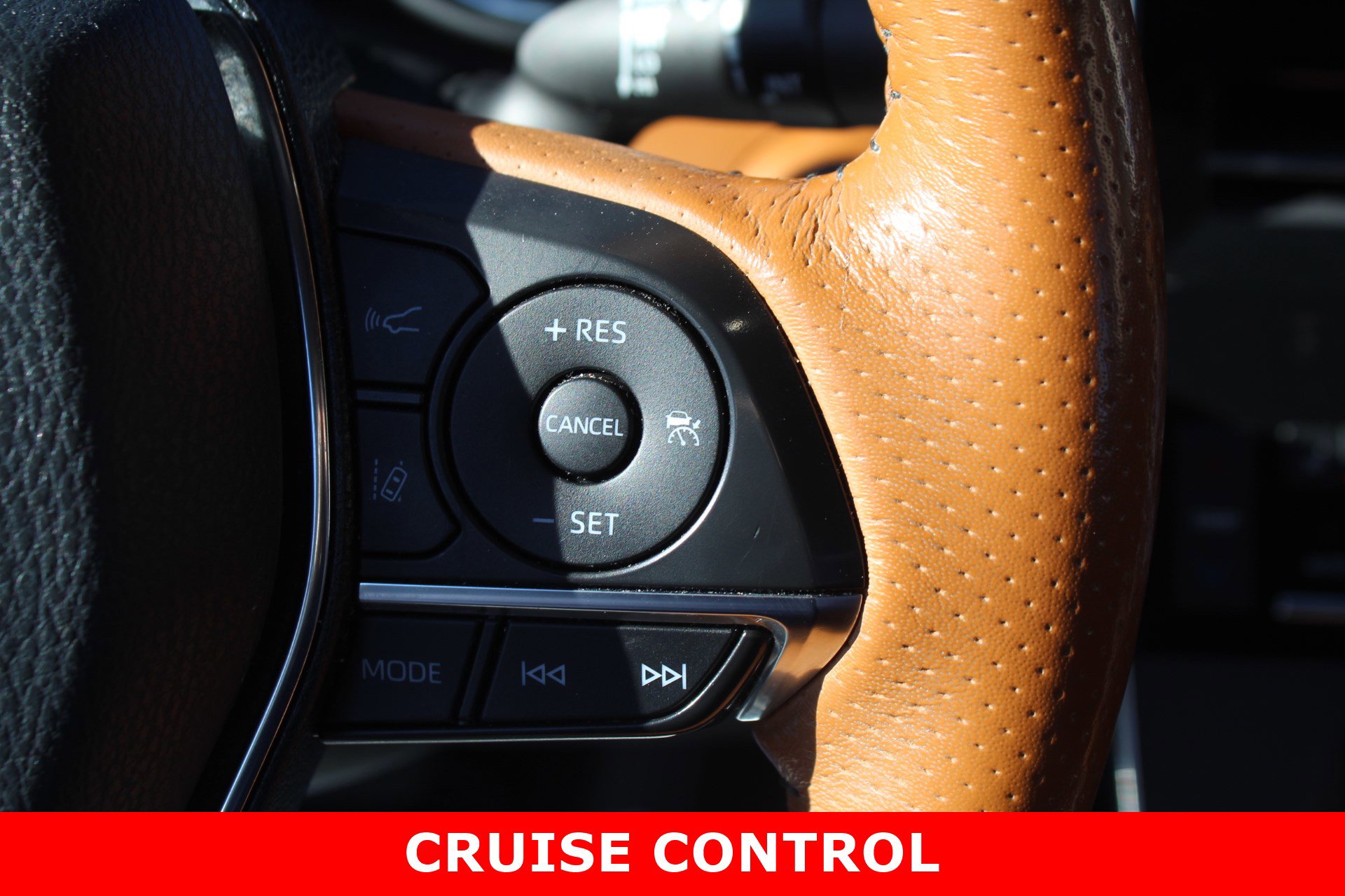 Used 2020 Toyota Avalon Limited image 18