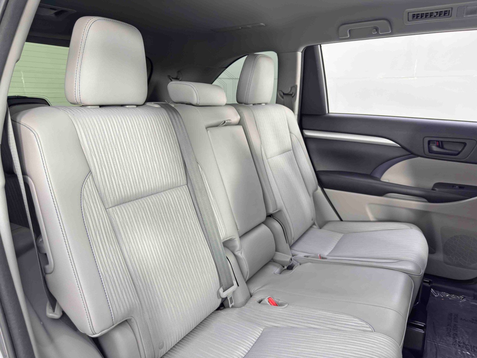 Used 2016 Toyota Highlander Plus image 31